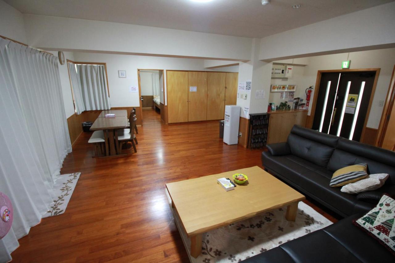 Utopia Mihama Chatan Eksteriør billede